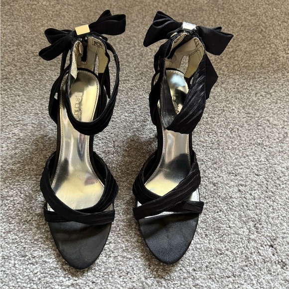 le chateau Shoes - Le Chateau Elegant Black Bow Heels